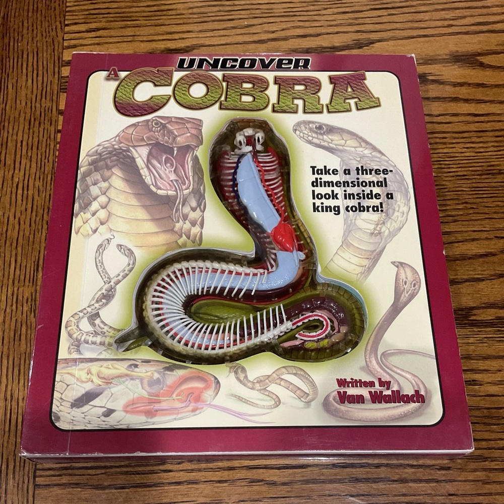 3D UNCOVER COBRA book